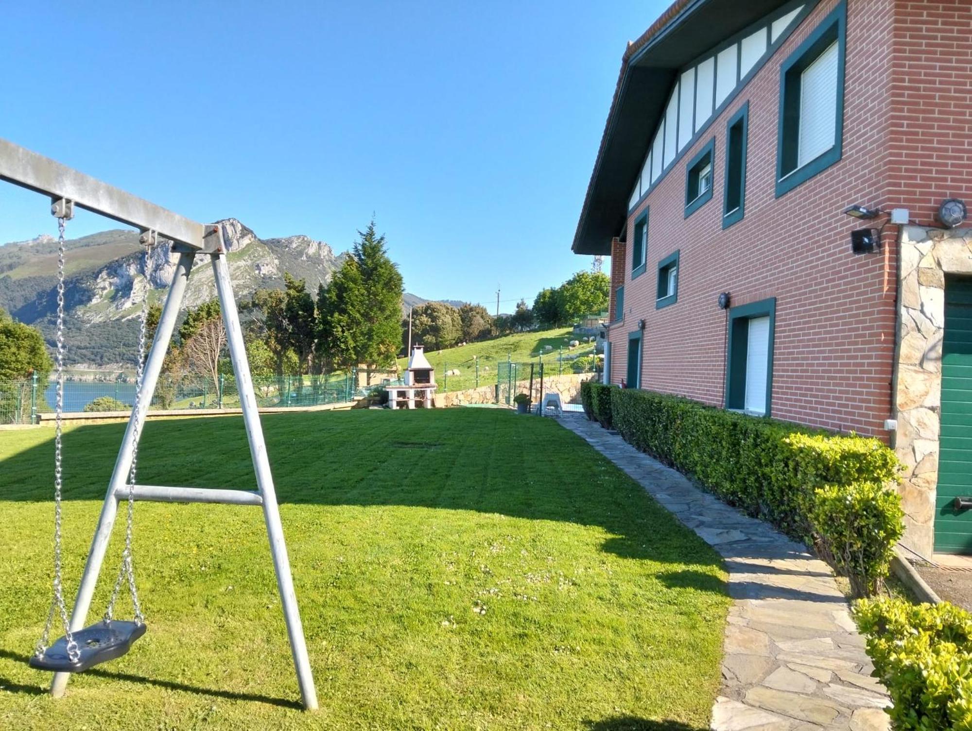 Villa La Ballena De Sonabia Orinon Exteriör bild